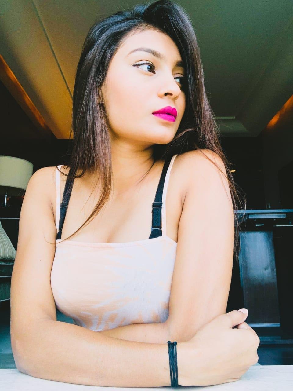 Low Cost Cash Payment call girl service available near Manali